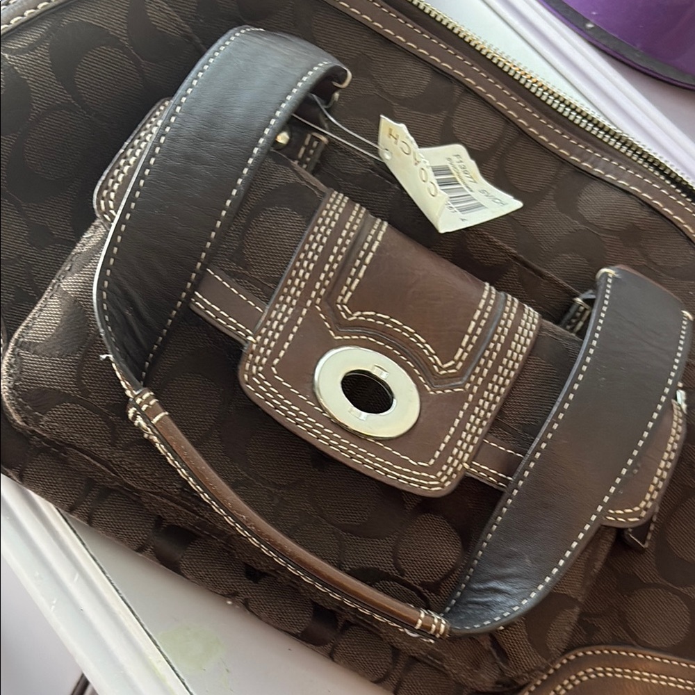 Coach Chocolate Brown Leather Shoulder Bag with Structured Design